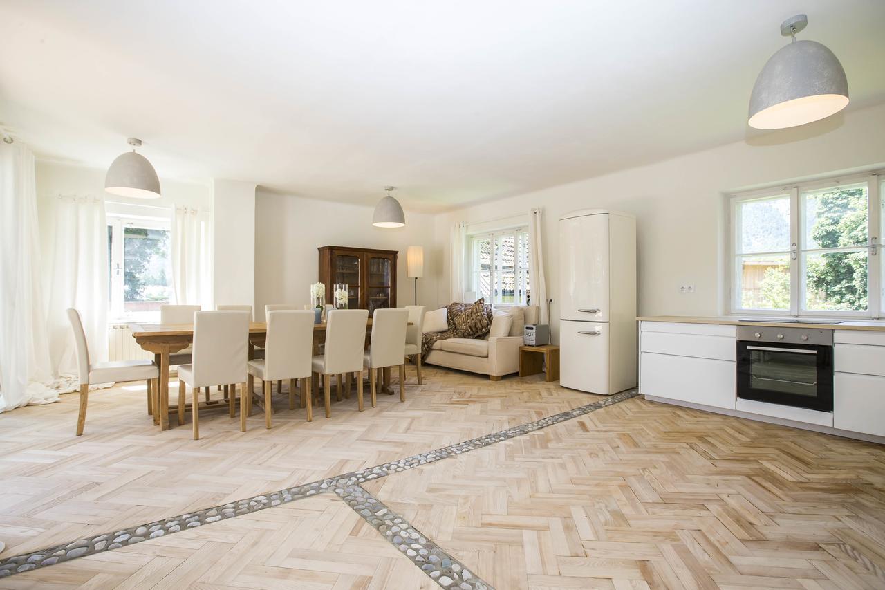 Chalet Happy Family, Secluded Location, 15 Min To Salzburg And Just Short To T Lakes Sound Of Music, Bbq&Bikes&Sunbeds For Free, Up To 14P غولنغ ان دير سالزا المظهر الخارجي الصورة